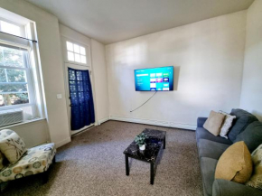 Lovely Spacious 1br Apt With Patio